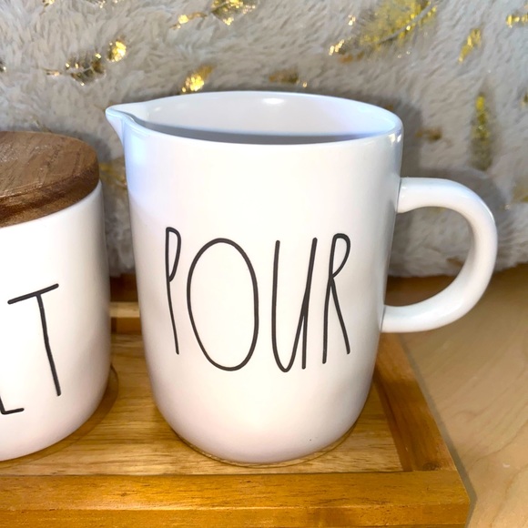 🦚Rae Dunn Farmhouse Ceramic “Sweet & Pour” Wooden Tray Set - Picture 5 of 16